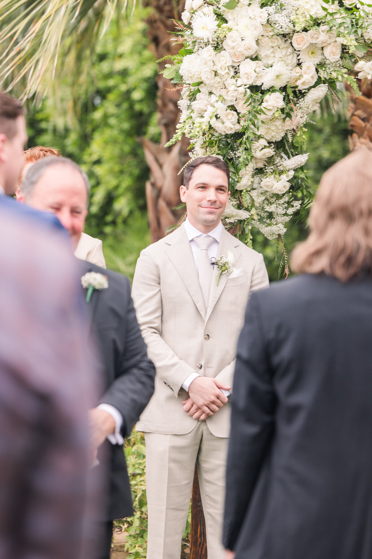 The Estate at Via Las Palmas Palm Springs Light and airy spring wedding southern california wedding venue luxury photography-144