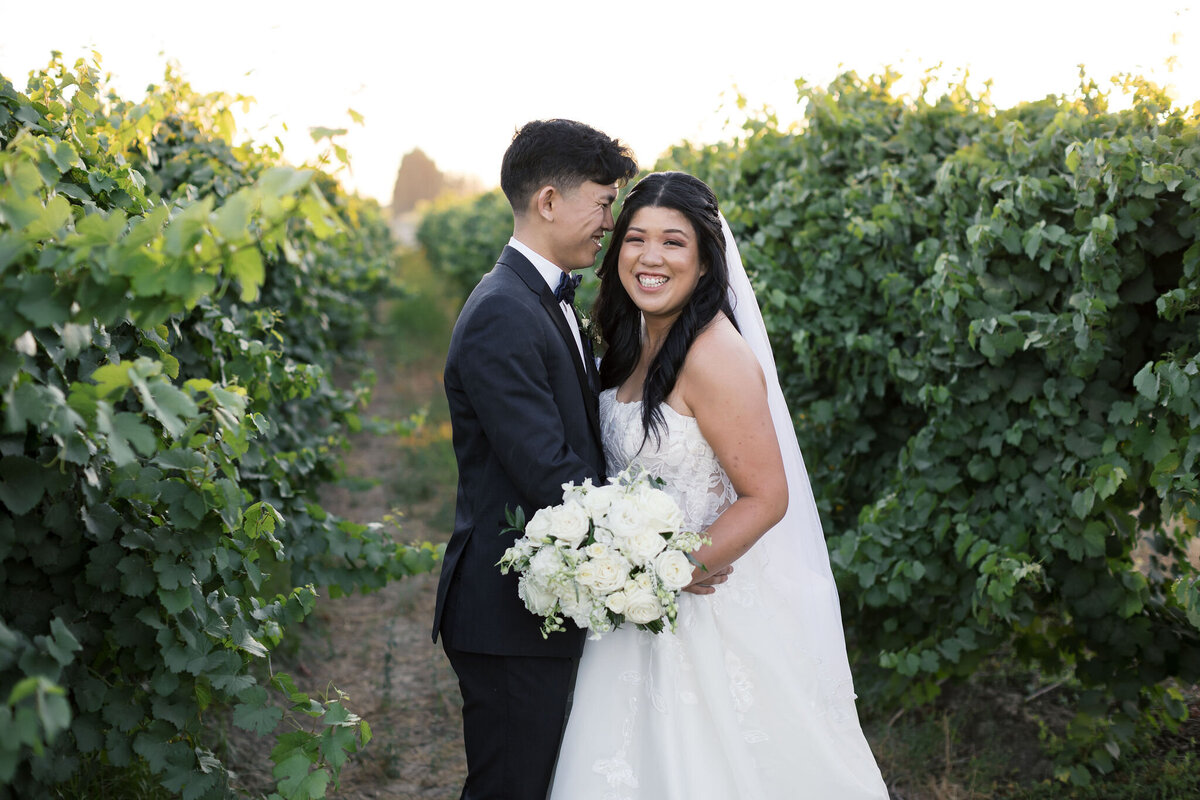 Caitlin&BrianWedding_CouplePortraits_IvoryBlushPhotography73