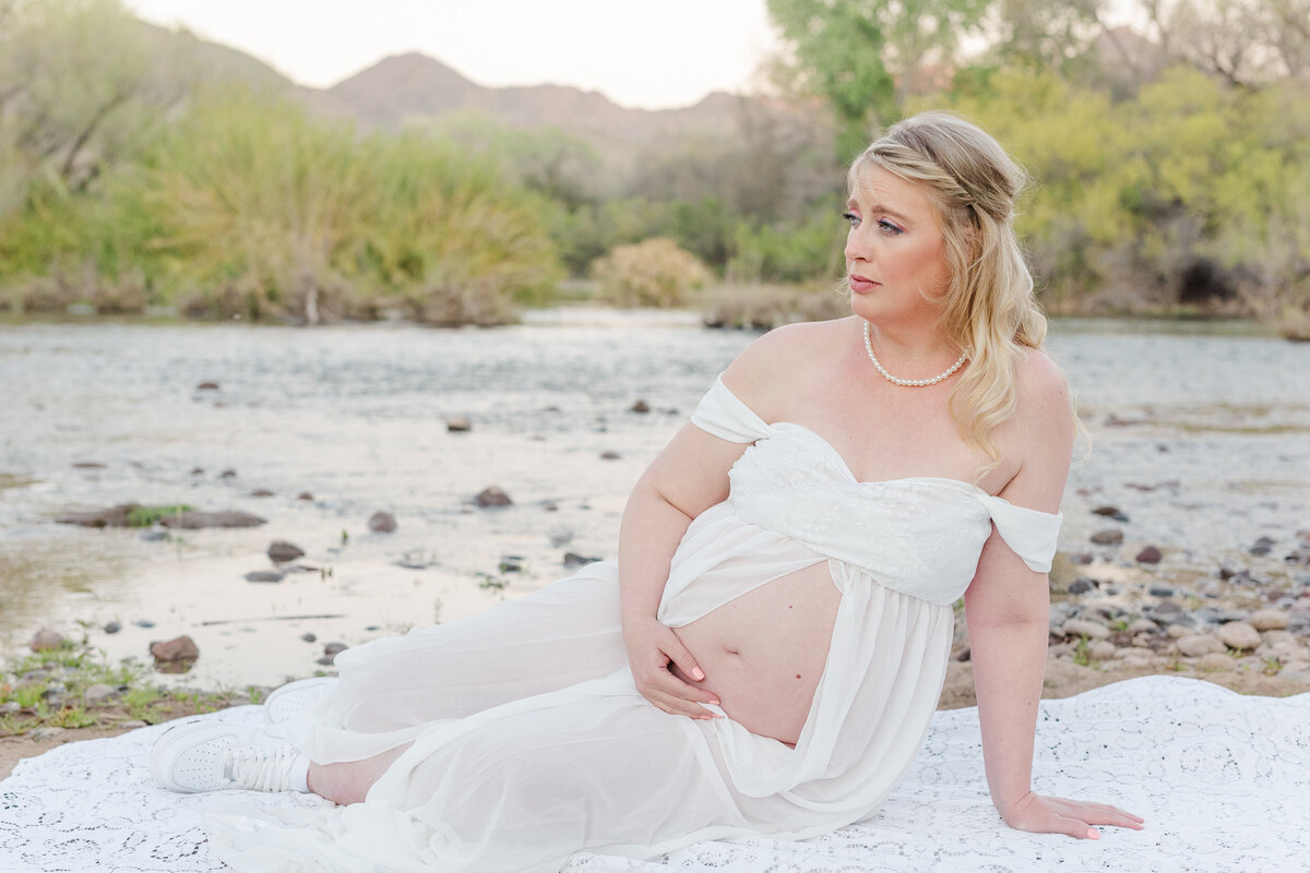 MATERNITY031222-182