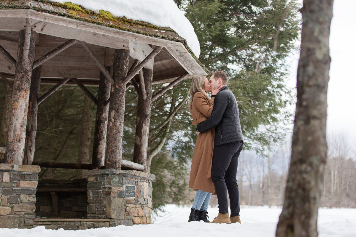 Tiffany-Tim-Stowe-Vermont-Sleigh-Ride-Proposal54052-12