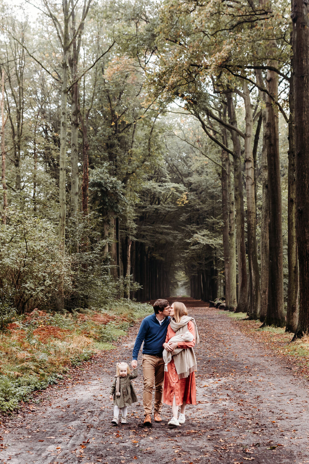 Newbornshoot_bij_de_ouders_thuis_Tine_Storms_Photography-77
