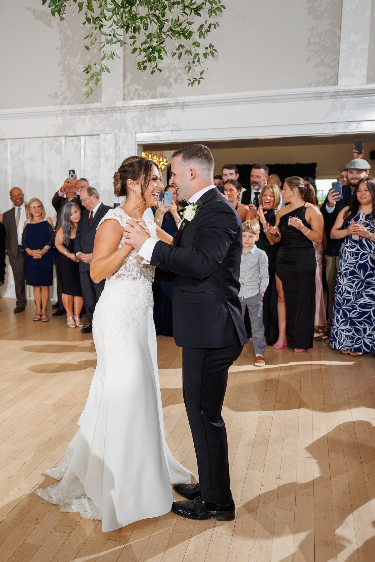 first-dance-at-springfield-country-club-ma-3