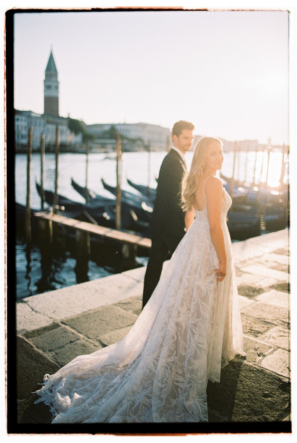 venice-elopement-photographer-editorial-film-35mm-wedding-fashion_0171