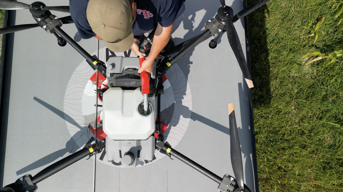 Raven 6 Rising refueling fungicide in the DJI Agras T-40