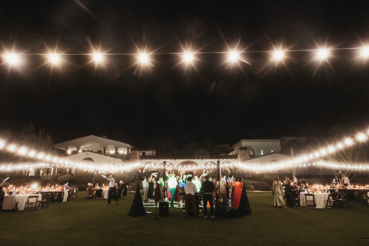 Sarah & Steven Wedding Sneak Peeks-300