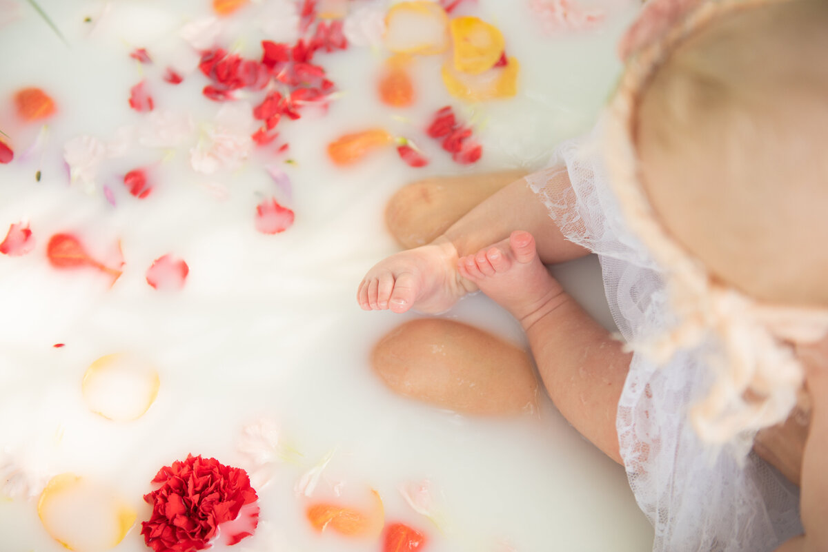 Milk bath mommy and me toes