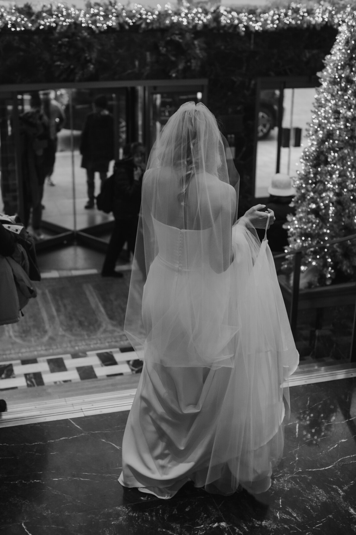 teagan-ryan-wedding-toronto-art-gallery-of-ontario-fairmont-royal-york-new-years-eve-19