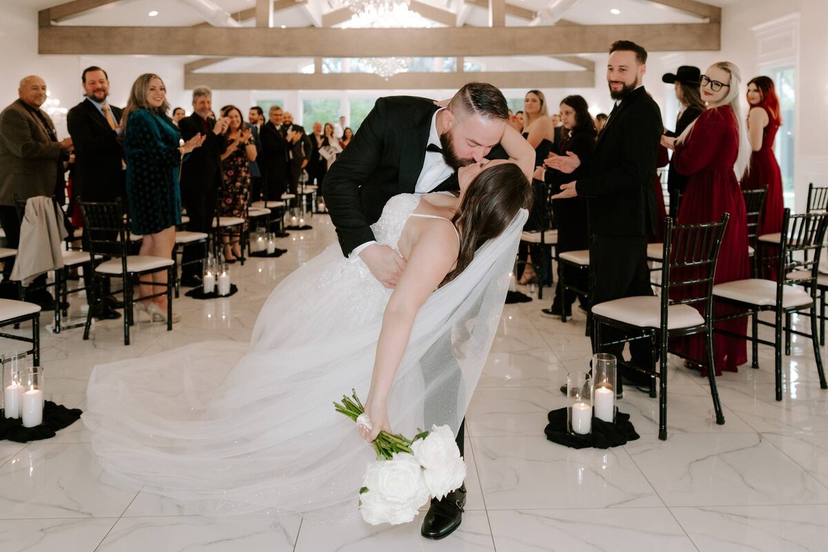 houston wedding planner - Lillie Jane Designs - Sandlewood Manor black and white timeless wedding9