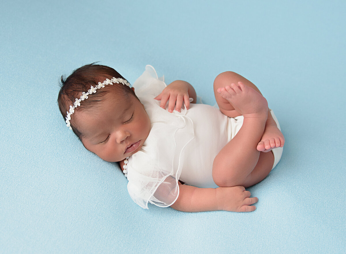 Best-affordable-simplistic-posed-newborn-keller-dfw-baby-newborn-photographer-4