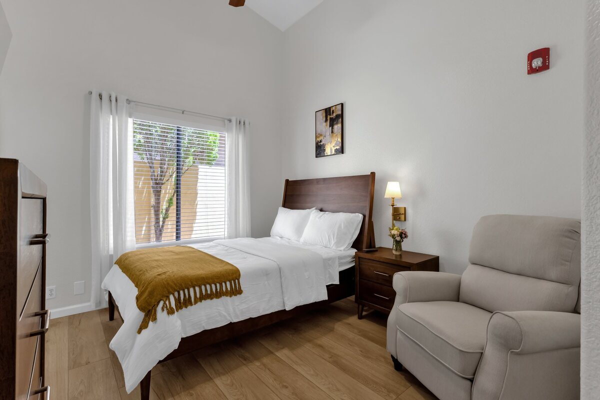 11-web-or-mls-17814-n-56th-st