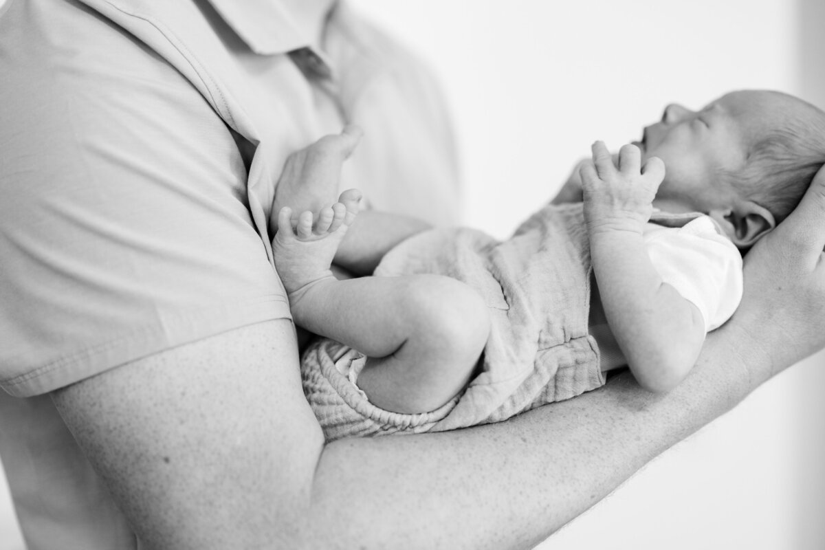 in-home-newborn-photo-shoot-17