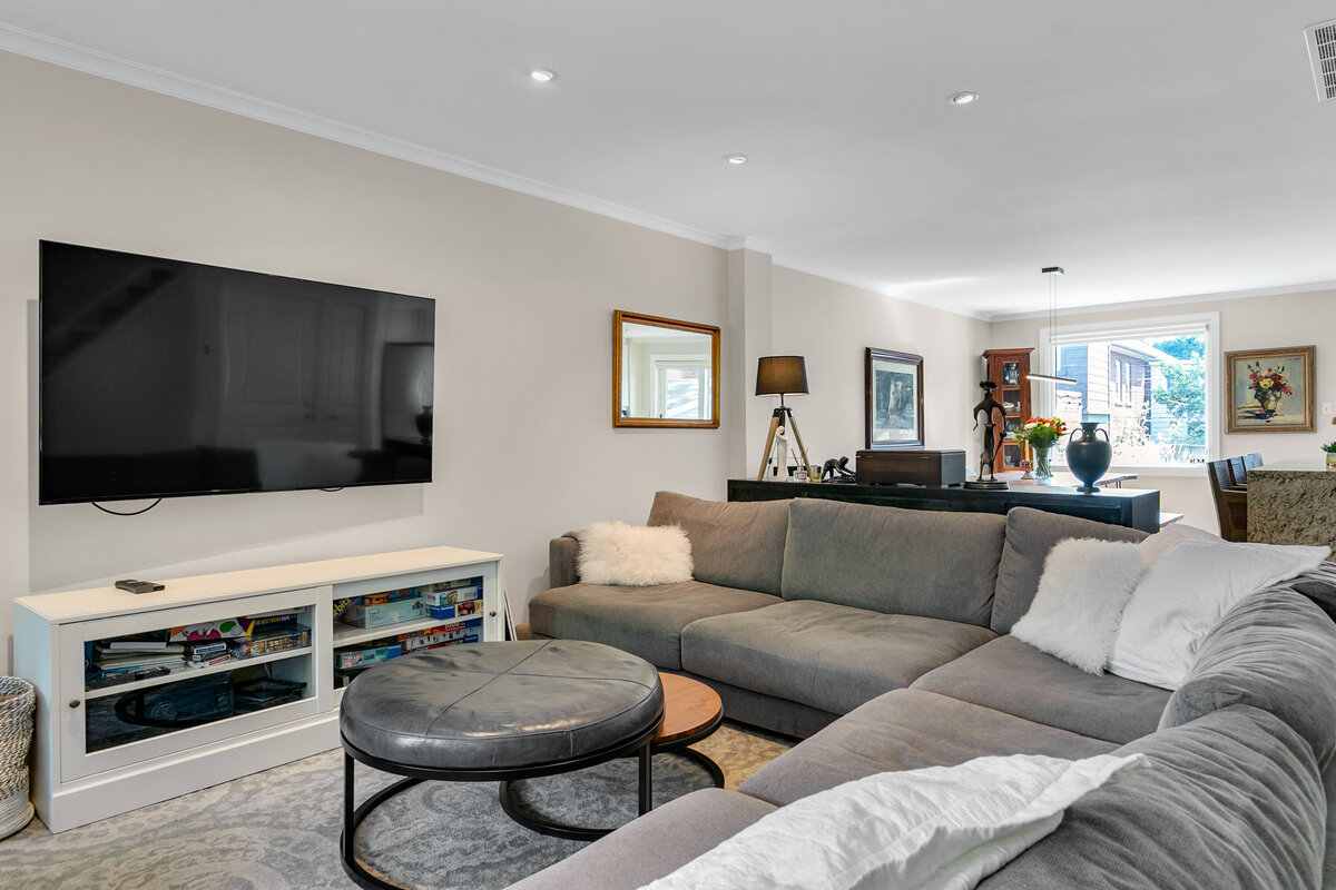 008_Living Room