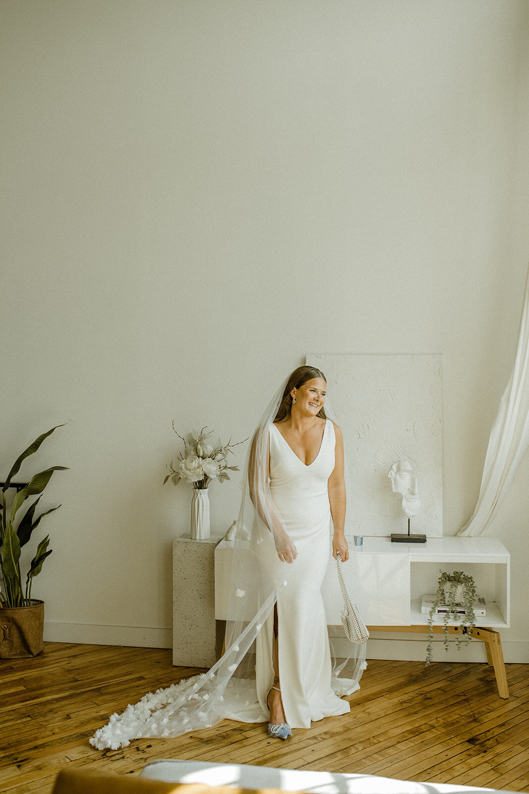 a-toronto1907-wedding-getting-ready-lovt-studio-the-symes-