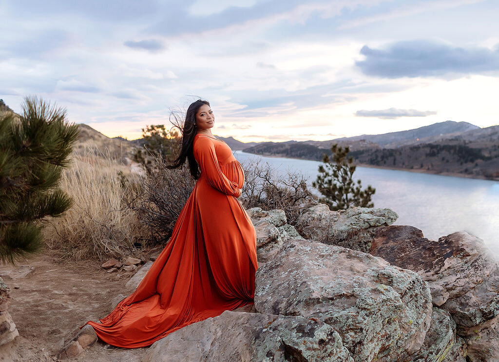 stunning pregnant mama against colorado mountain backdrop for her maternity photos