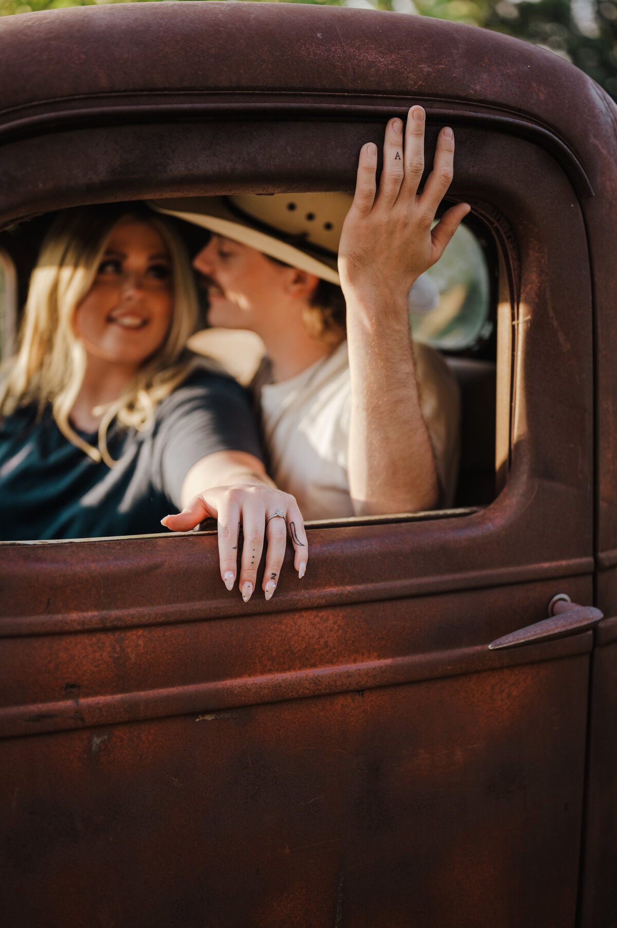 Edmonton-Engagement-Photographer-14