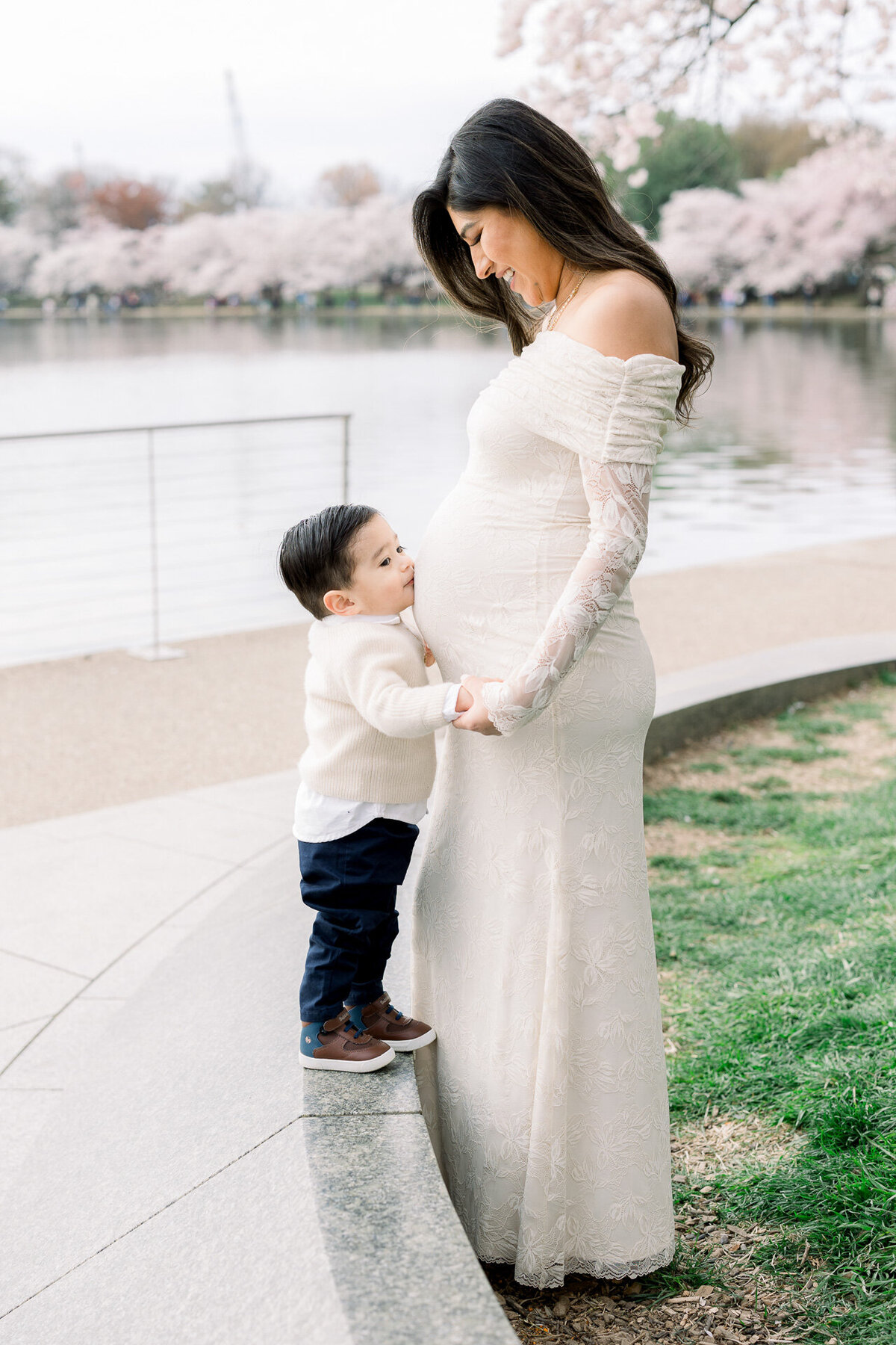 cherry-blossom-maternity-pregnancy-session-jefferson-memorial-tidal-basin-washington-dc-182