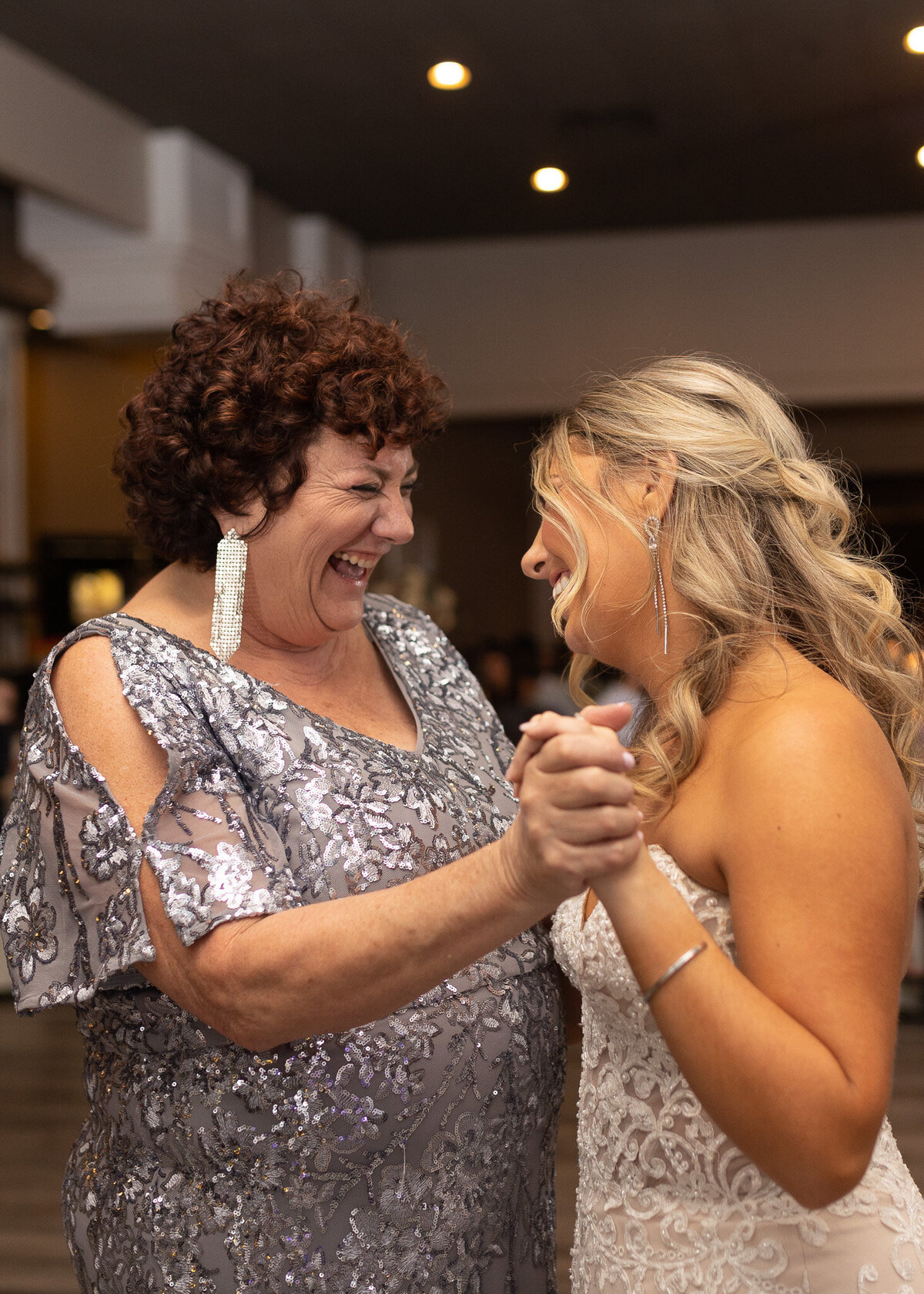 Shelby Township wedding photographer Savvy Shoots Photography