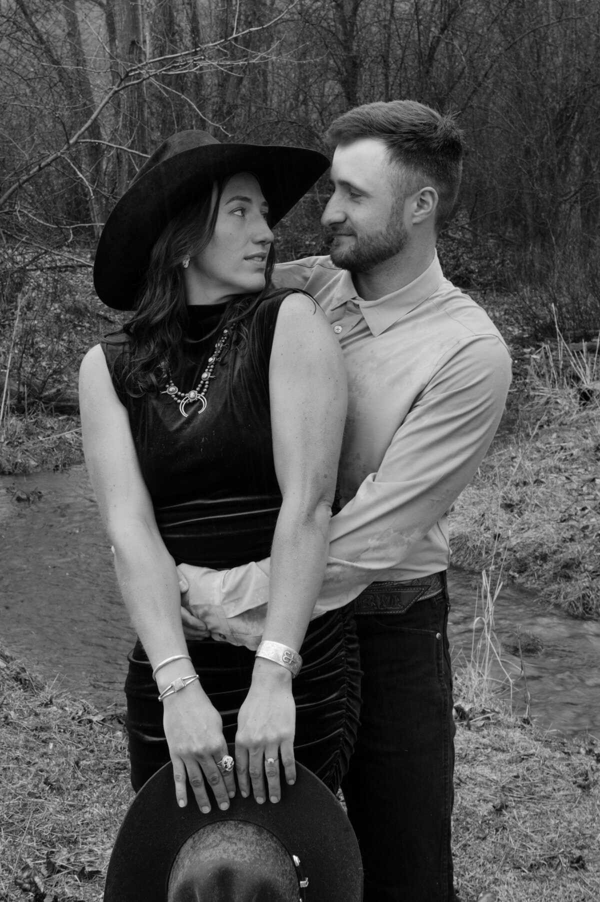 presley-gray-photo-montana-western-style-engagement-4479-2