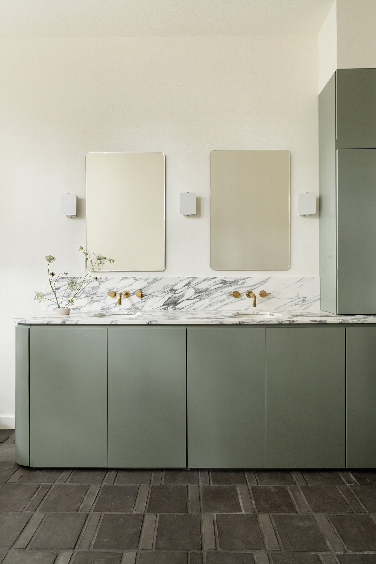 house-franc-hyde-park-bathroom-remodel-historic-home-design-green-vanity-cabinetry-arabescato-marble-countertop-charlotte-perriand-sconce-historic-neighborhood-austin-texas