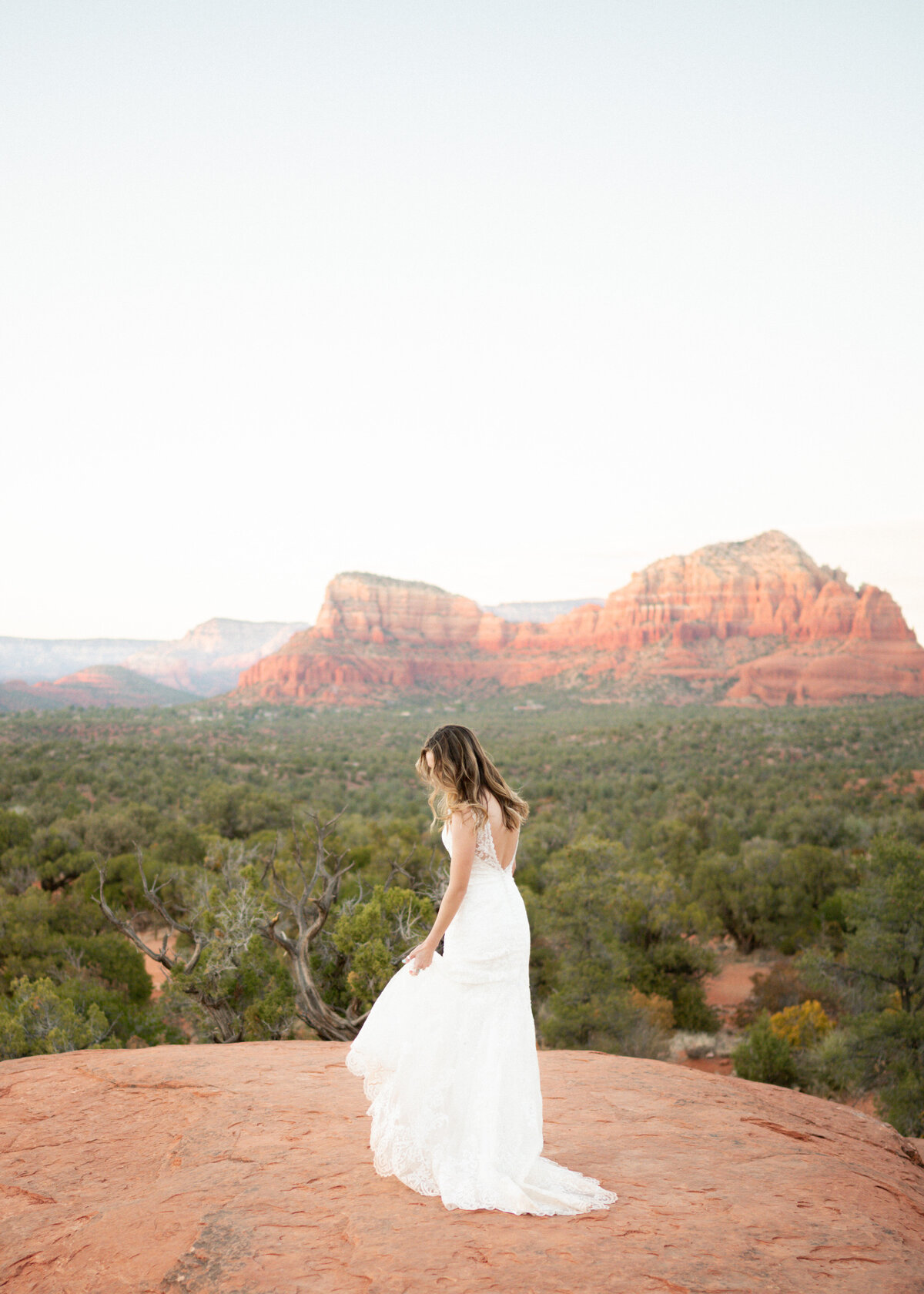 modern bright and airy bride elopement in sedona arizona kacy beck photography