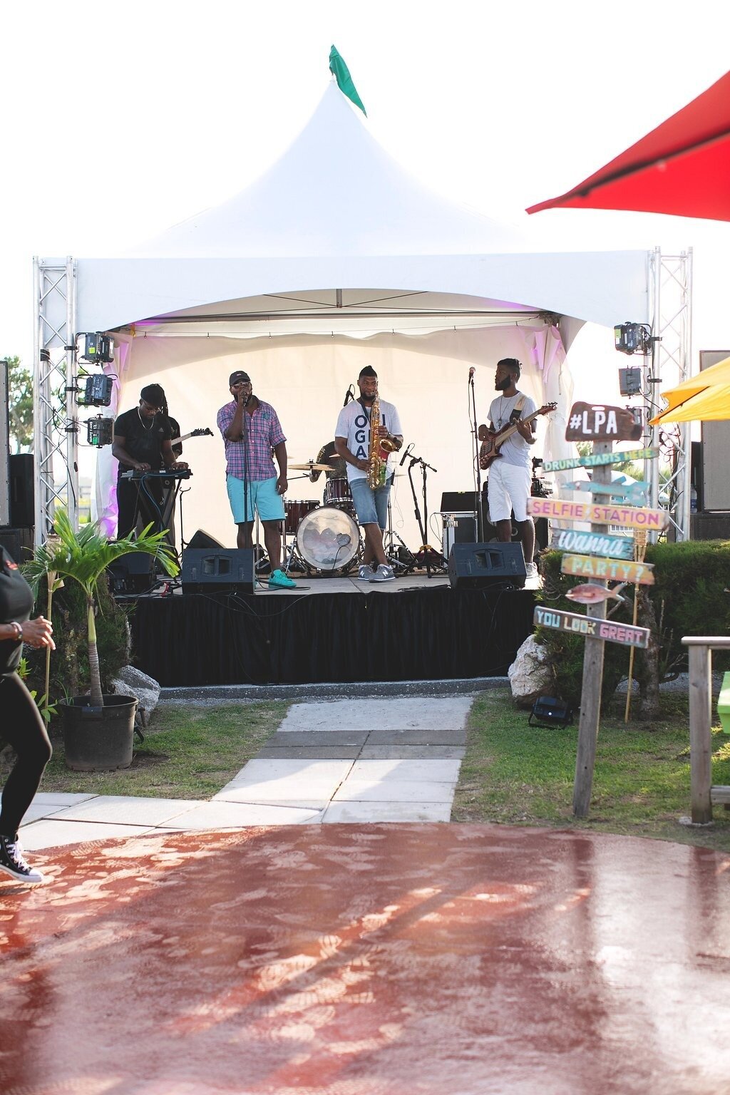 Revolve-Bermuda-Raft-Up-Party-Dasfete-19