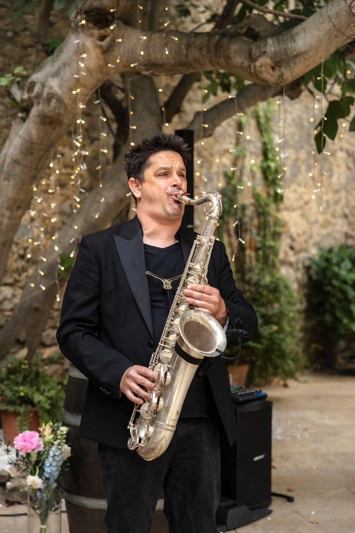 saxophonist-wedding-south-of-france