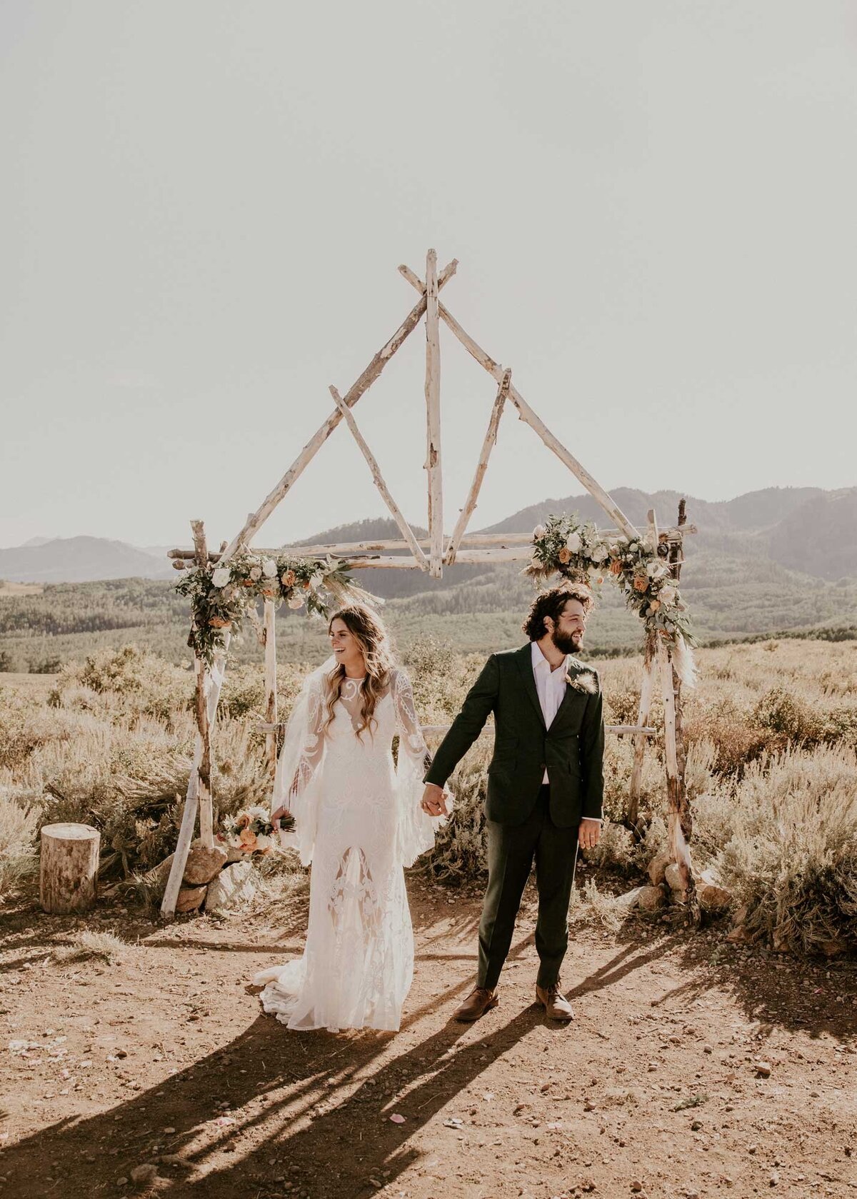 outdoor-mountain-ceremony