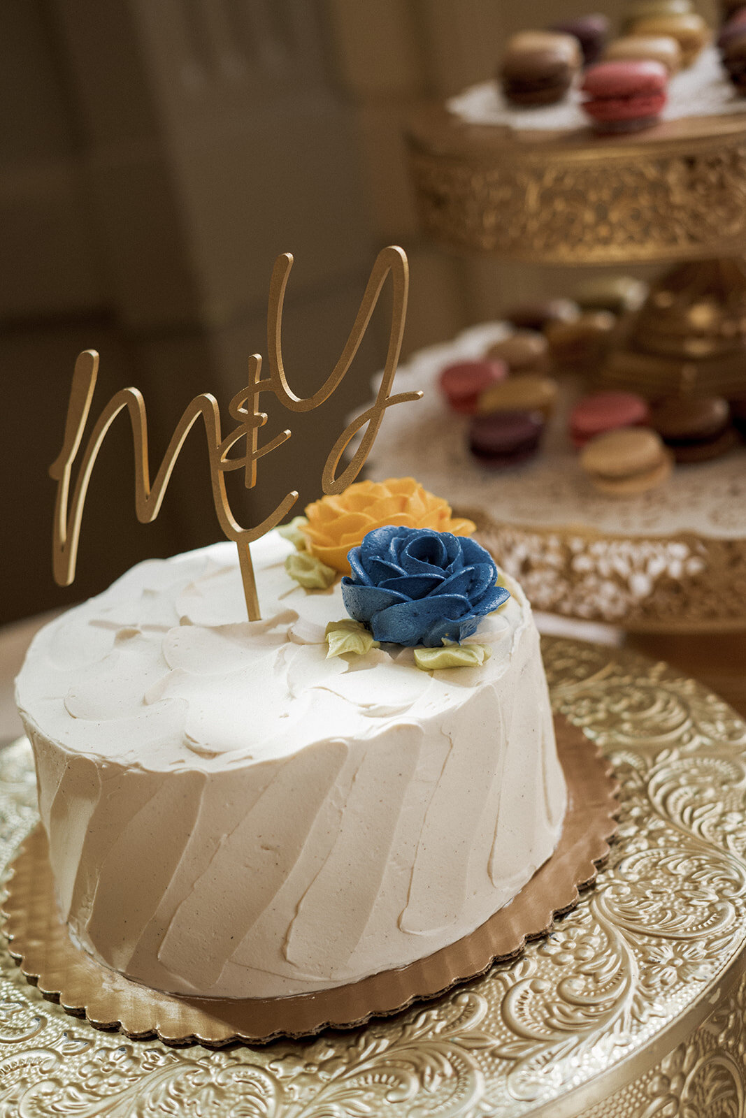 wedding cake and macarons desserts