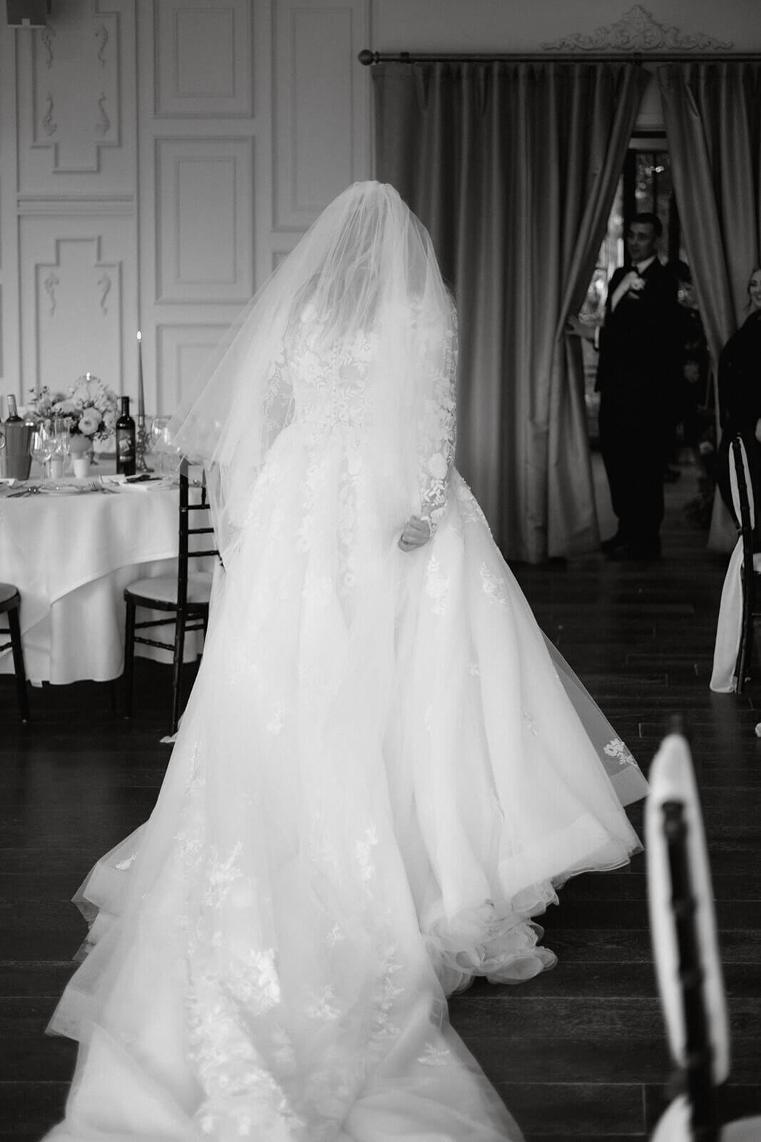 Issy-and-Bella-Floral-Design-Wedding-Florist-Herefordshire-Sant-Ffraed-House24