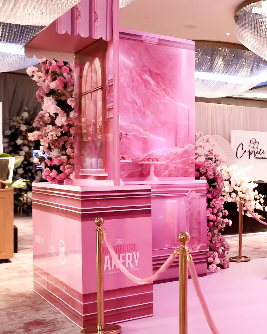 WedLuxe Show 2023 #Barbiecore Bakery pics by @WedLuxe26