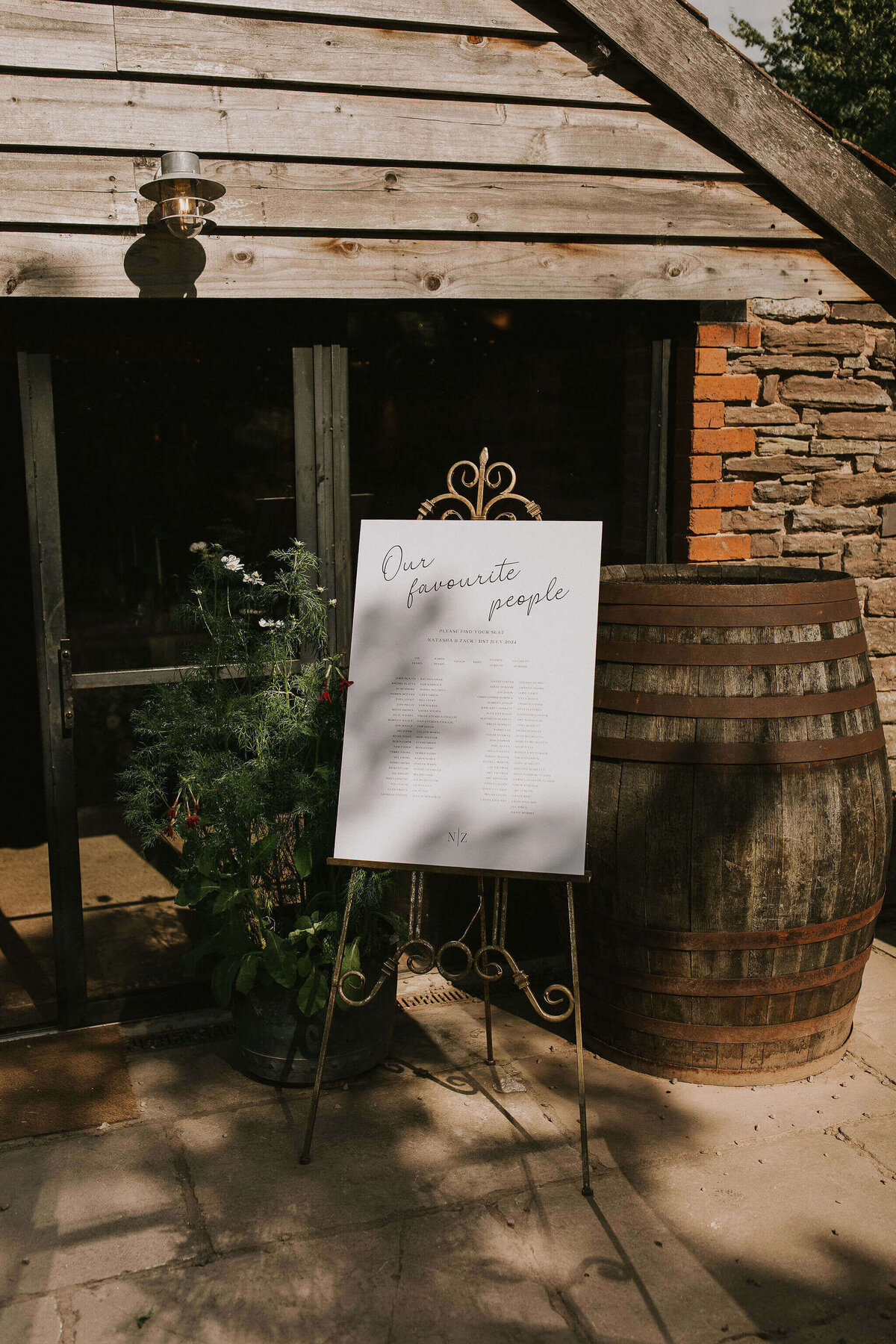 Issy-and-Bella-Floral-Design-Wedding-Florist-Herefordshire-Dewsall-Court-N-Z47