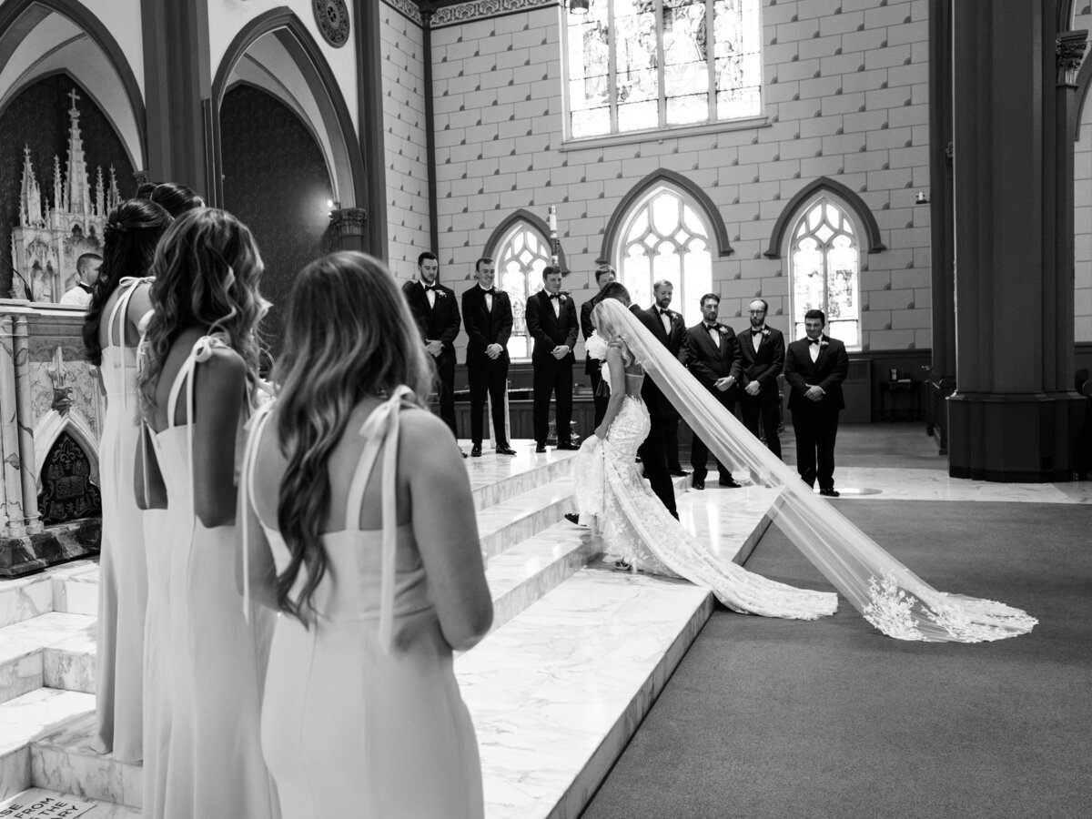 07-09-2022 Matthew and Lauren Wedding at Southern Hills Country Club Tulsa Wedding Photographer Laura Eddy Photography-287