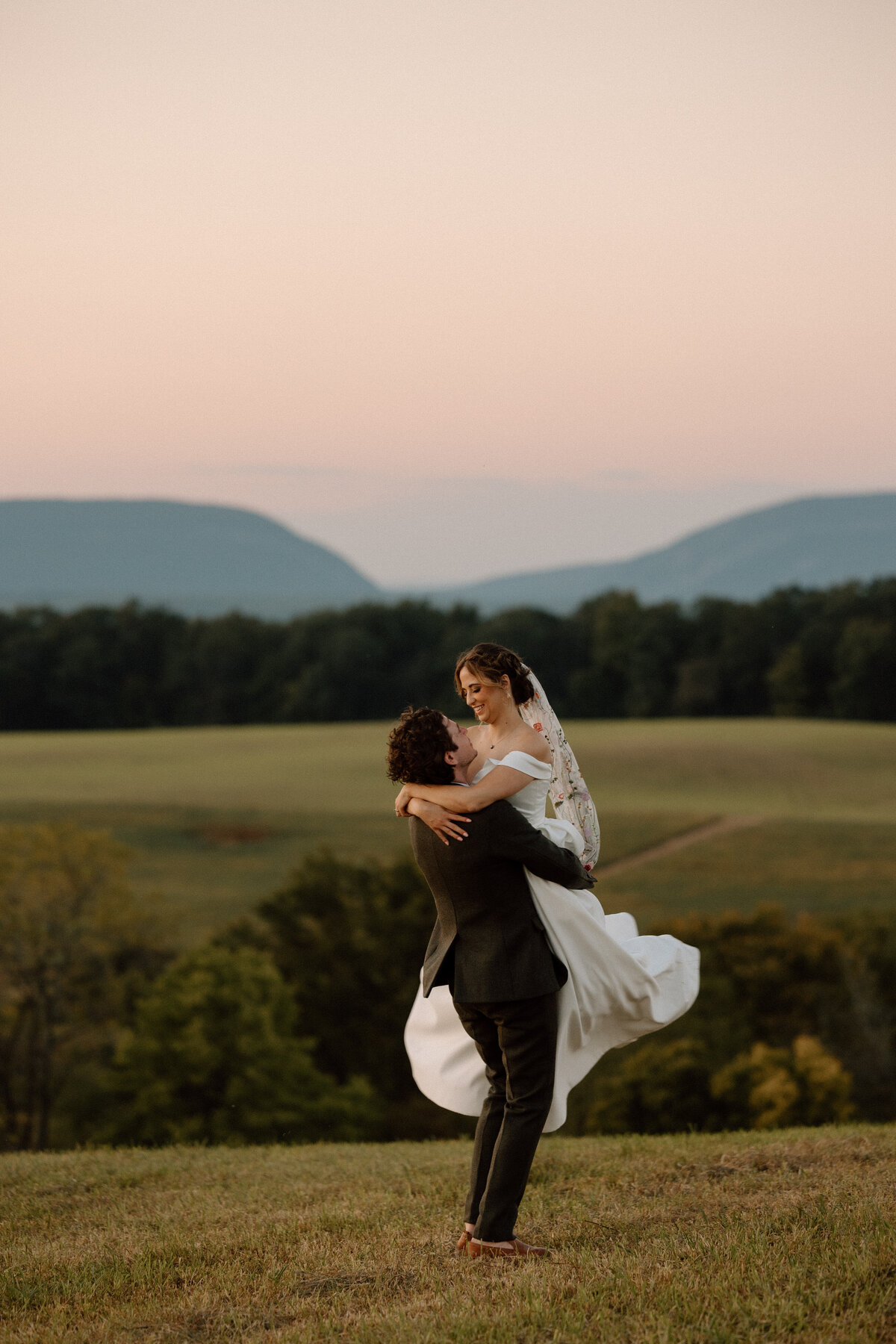 chelsea-sunn-inn-wedding-cara-marie-photography-sneaks-87