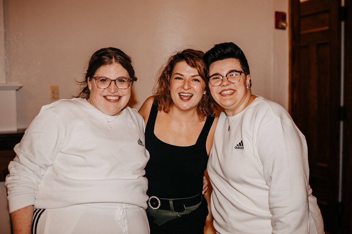 kelly-kaz-with-happy-brides