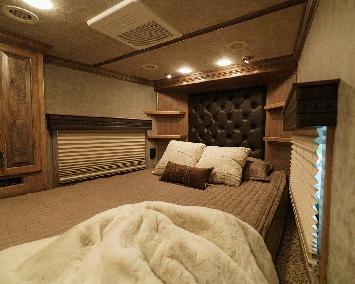 luxury horse trailer bedroom