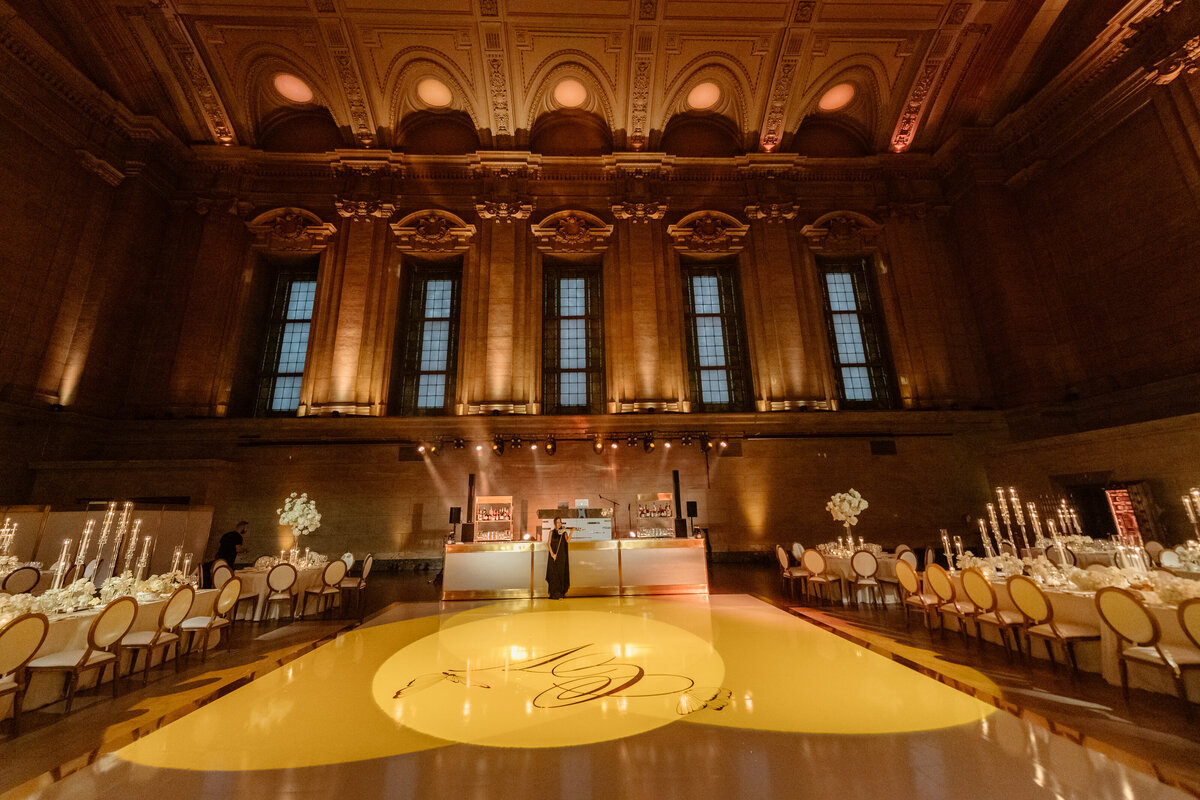 Theate-Saint-James-Wedding-Luxury-WeddingPlanner-Montreal-CoolsEvents - montreal wedding planner