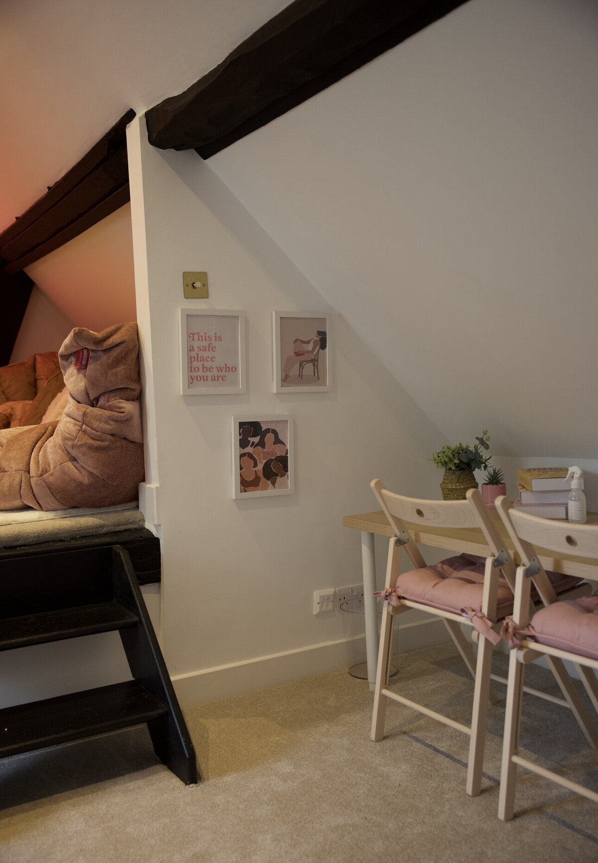 being_her_girls_space_ages_11_18_home_croydon_2
