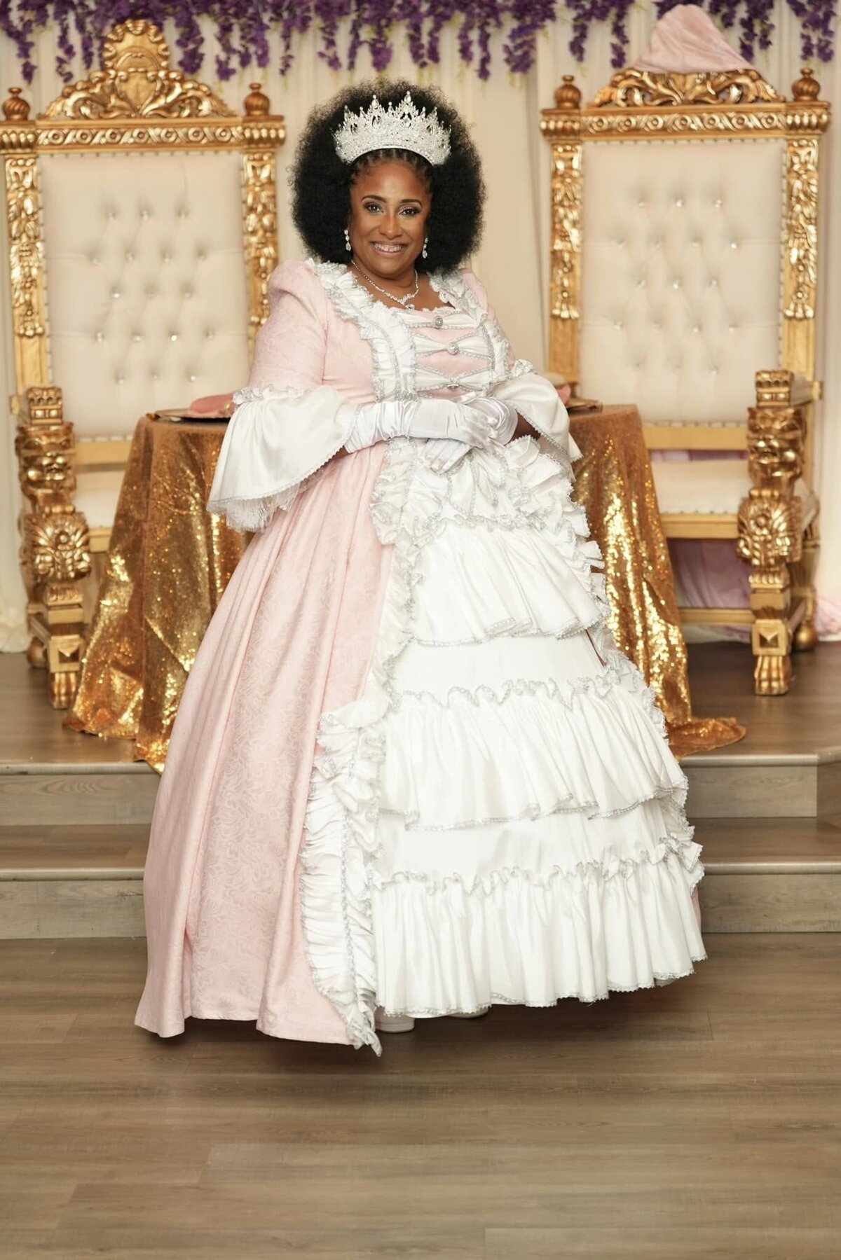 bridgerton-50th-birthday-party-queen-brenda-in-front-of-table