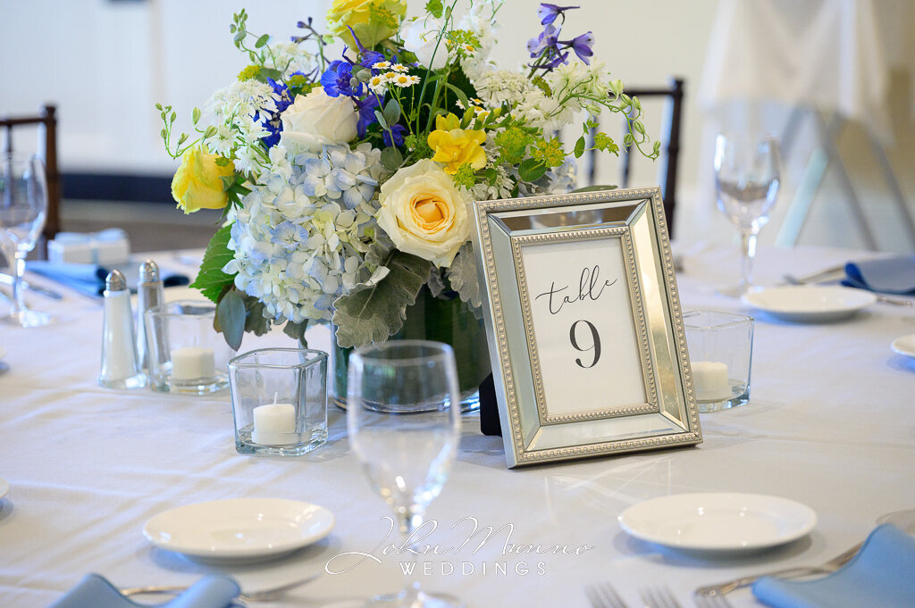 Riverhouse-wedding-haddam-ct-amerworks-flowers-middletown-27