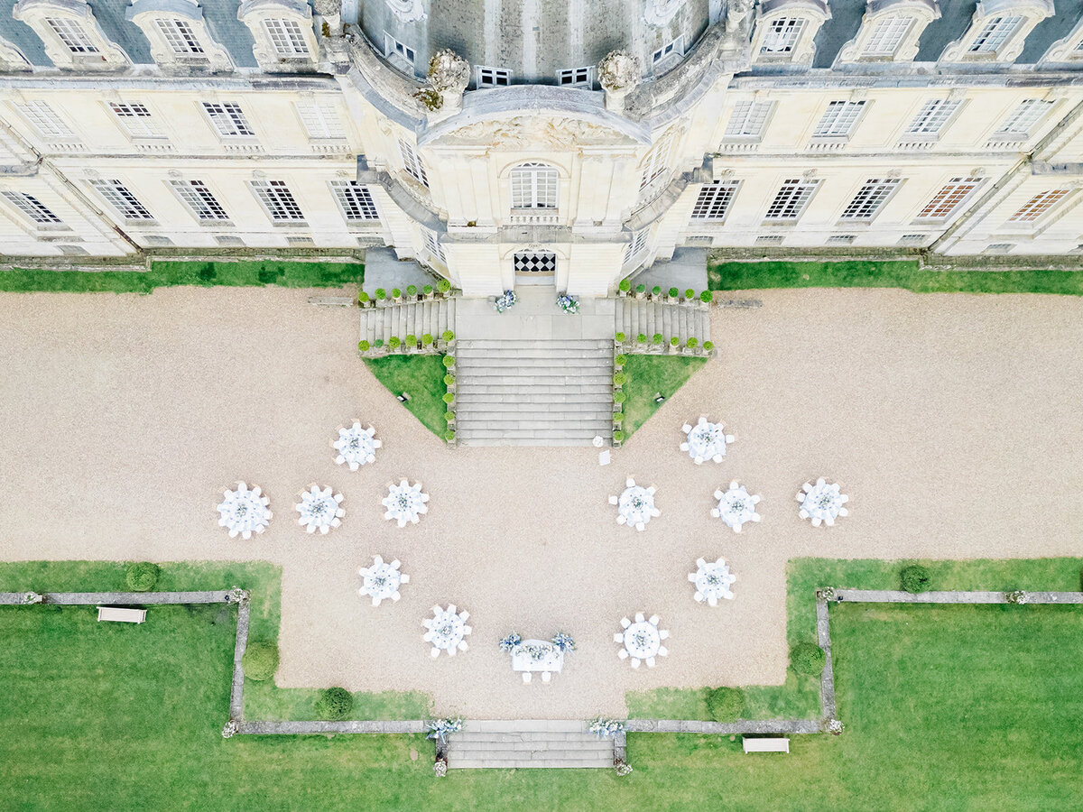 MorganeBallPhotography-Wedding-ZoeEdward-11-ChateauChamplatreux-Dinner-2-0320