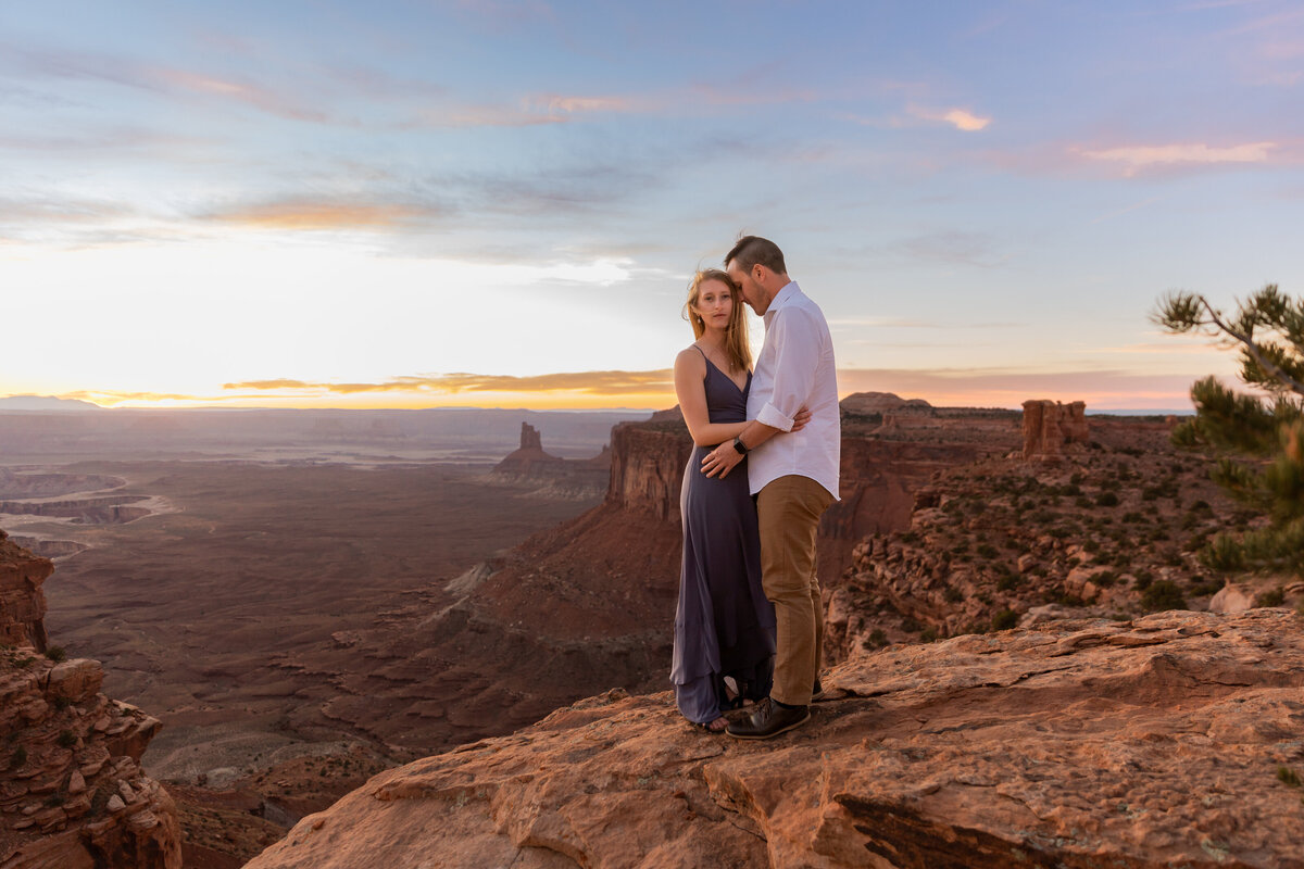 canyonlands-moab-utah-engagement-session-01.jpg