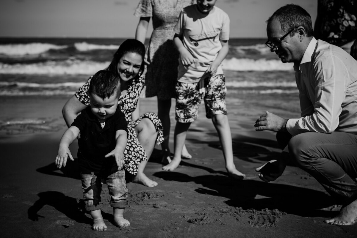 Fotograaf familieshoot Noordwijk strand natuur sfeer - Annick van Geel Fotografie -7