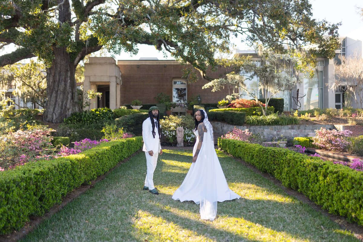 Eloping in Jacksonville, Florida at the Cummer Museum of Arts and Garnde