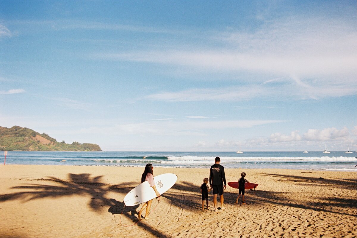 Kauai Wedding couple honeymoon photographer Mami Wyckoff Photography engagement family maternity portrait 318