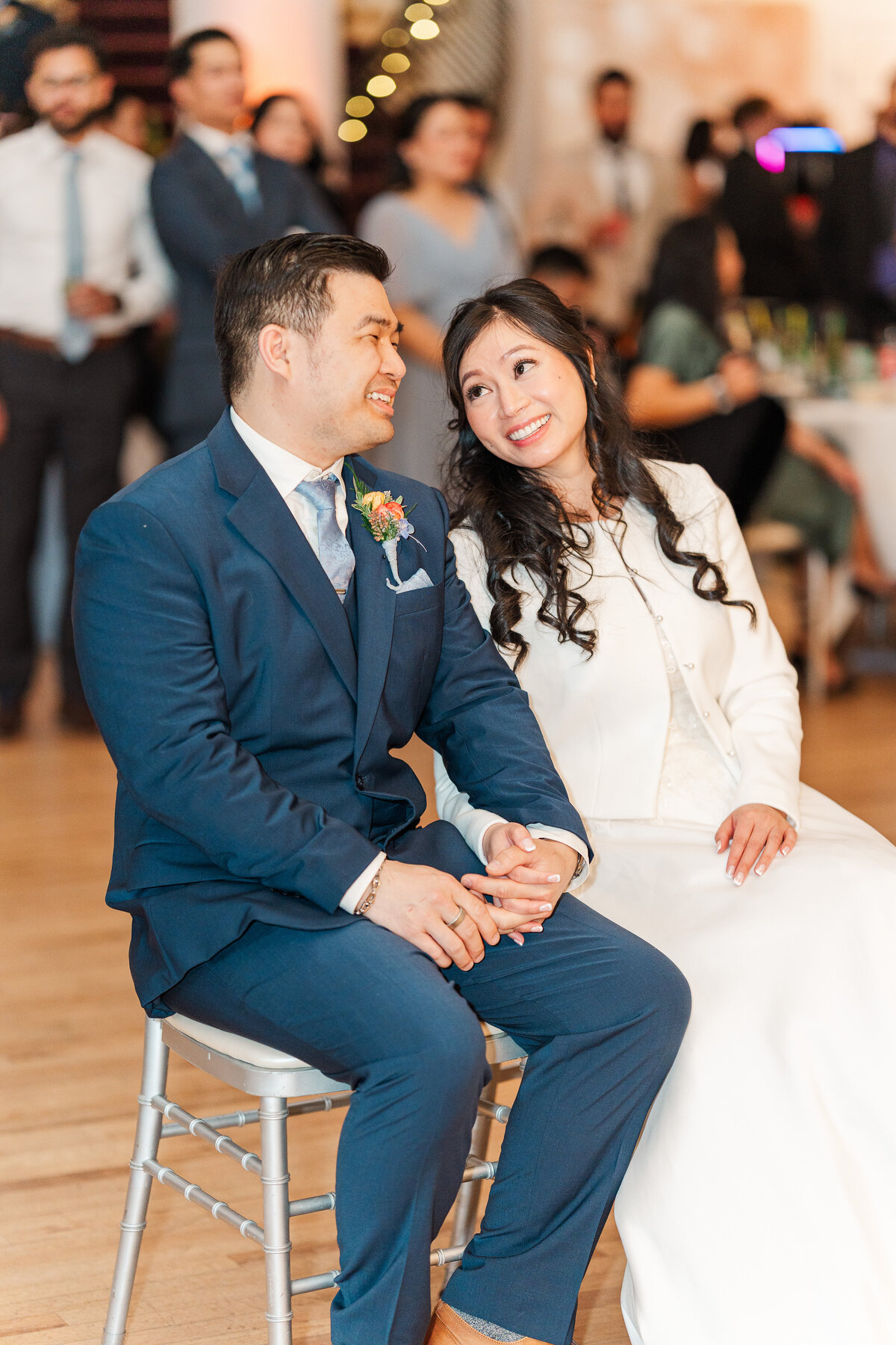 Chateaux at Fox Meadows Colorful Spring Wedding Light and Airy Elena Spraguer Photography  0187