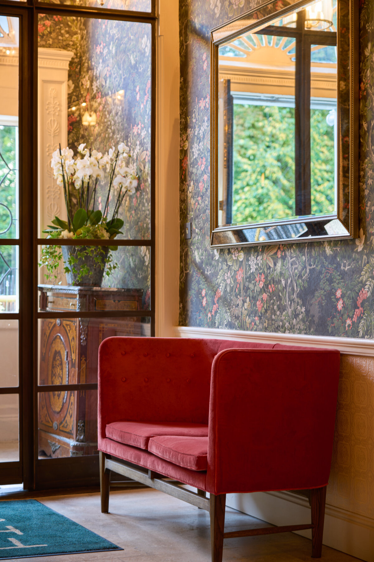 Waterstone - Townhouse on the Green - Dublin - Luxury Boutique Hotel - Lobby Seating Full Res