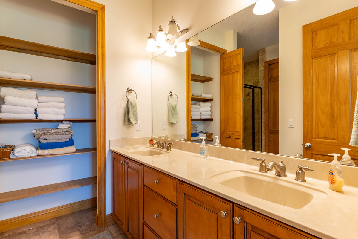 Bathroom 6 (4)