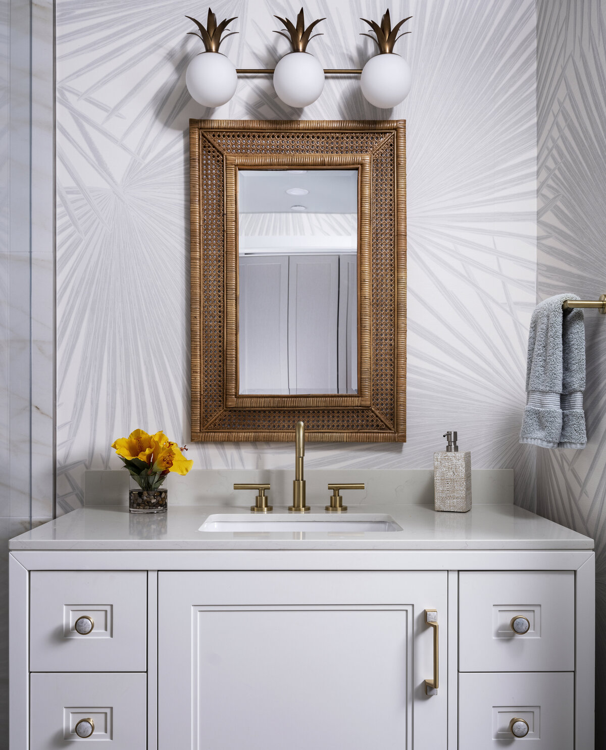 Guest 3 Bath-026-006-3393x4200