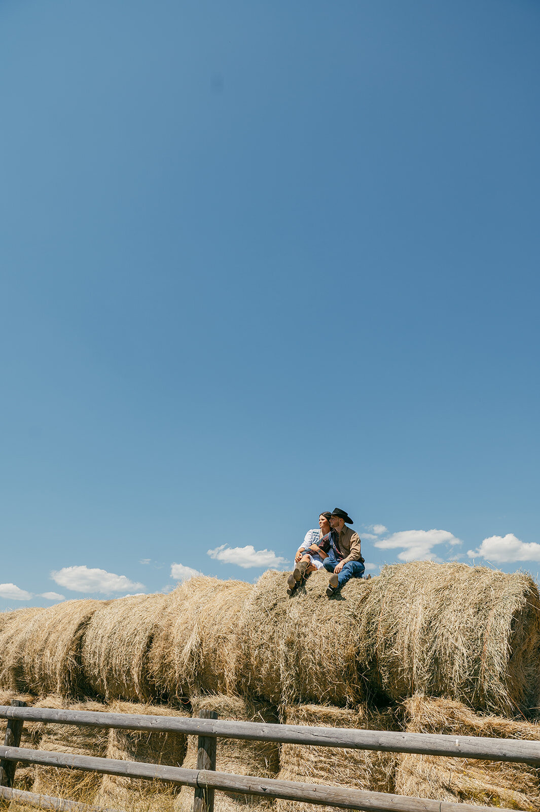 presley-gray-photo-haybale-forest-montana-elopement-7144