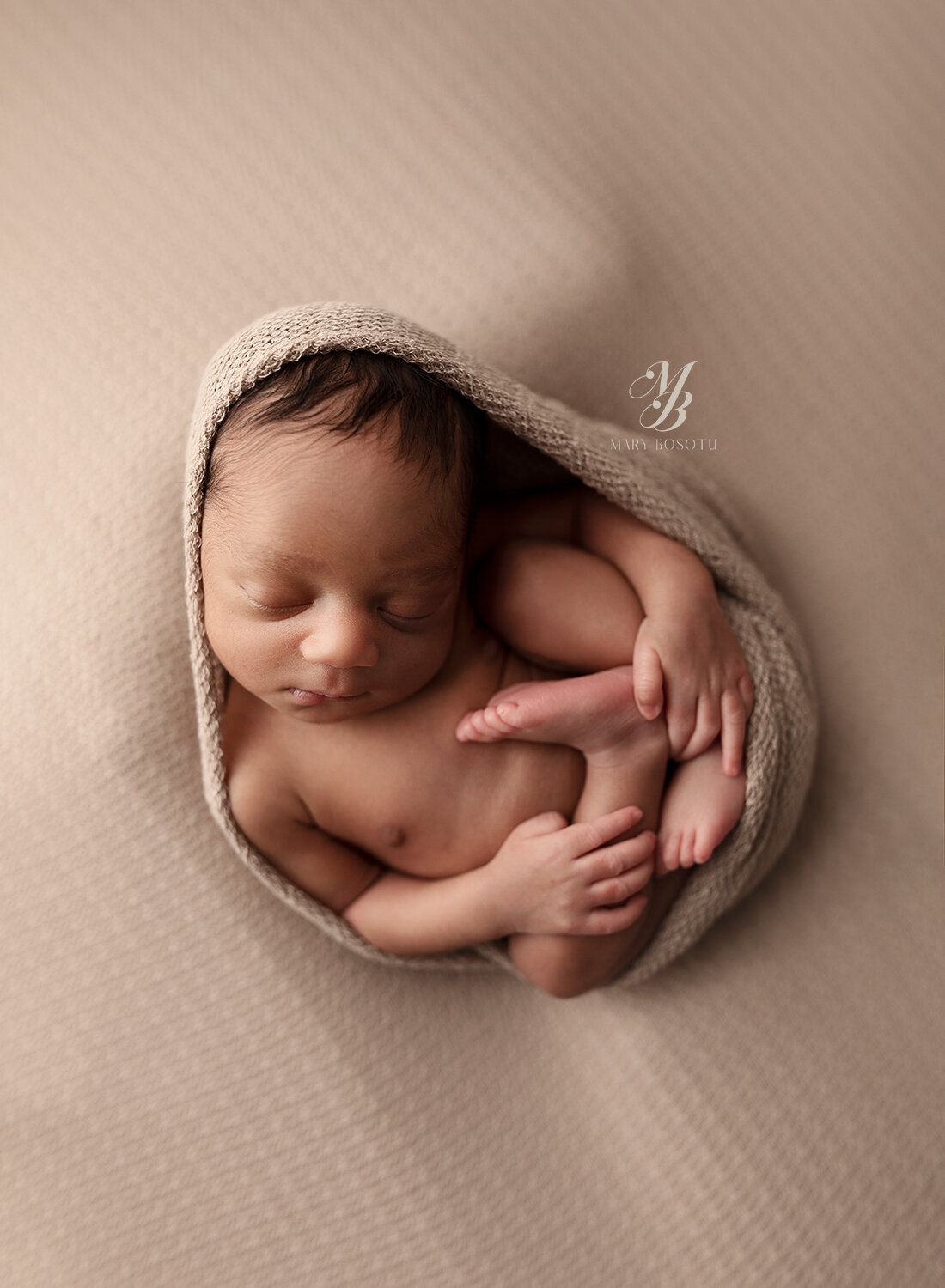 best Maryland newborn photographer, Baltimore newborn photographer, newborn photography near me, newborn portraits Crofton MD, professional baby photos